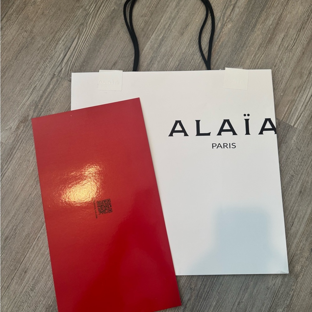 Alaia, Barbour, and Fortnum & Mason empty shopping bags, as is - Picture 2 of 4